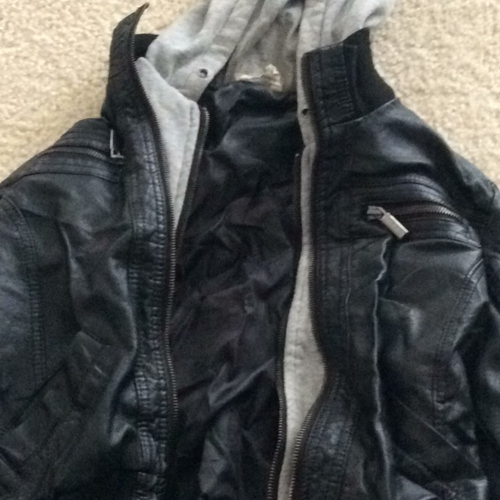 Black leather jacket - Picture 2 of 2